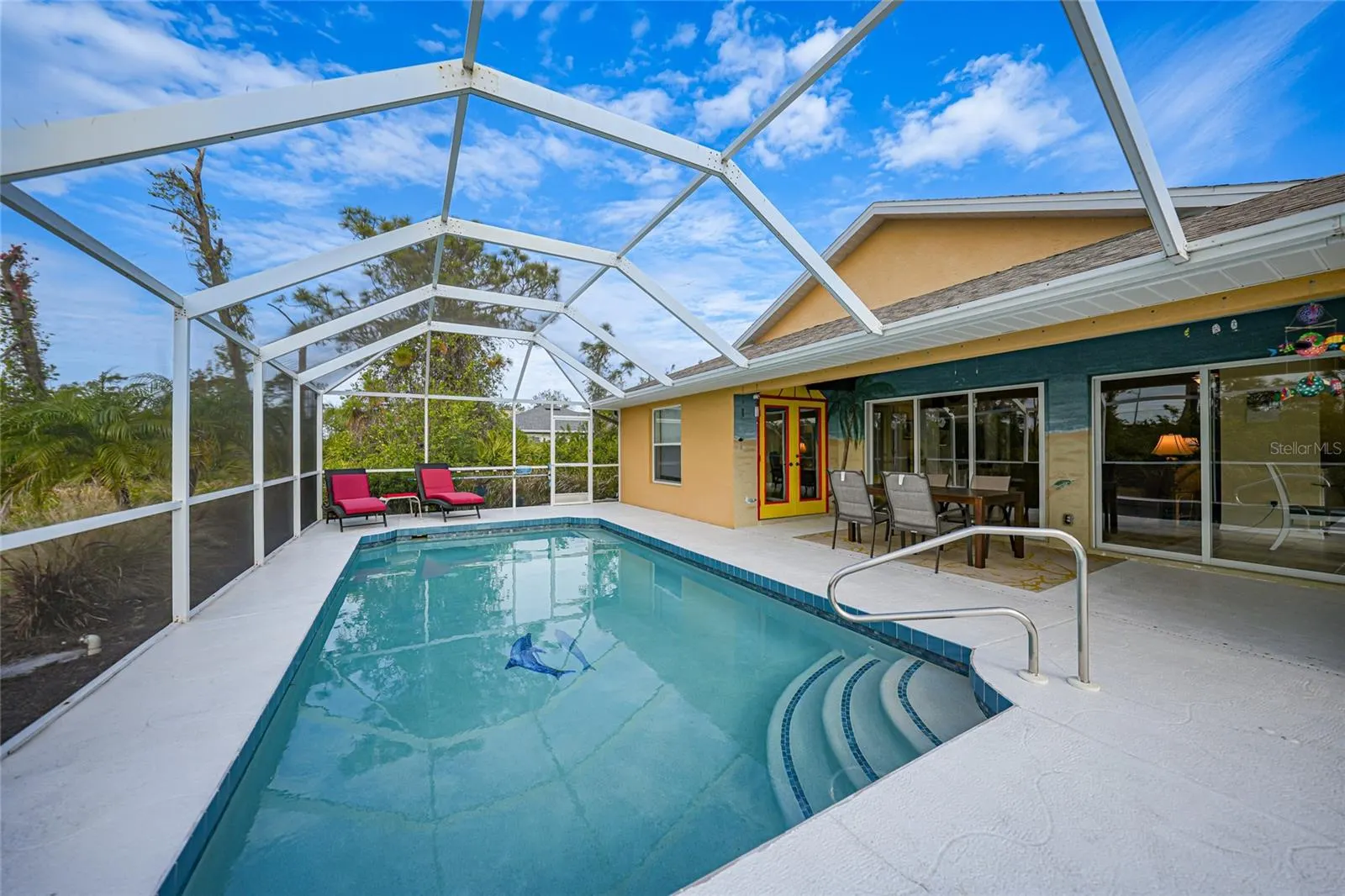 215 AUSTRALIAN DR