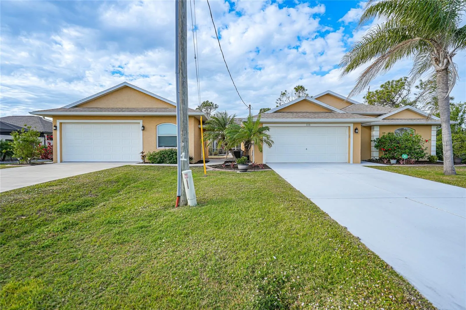215 AUSTRALIAN DR
