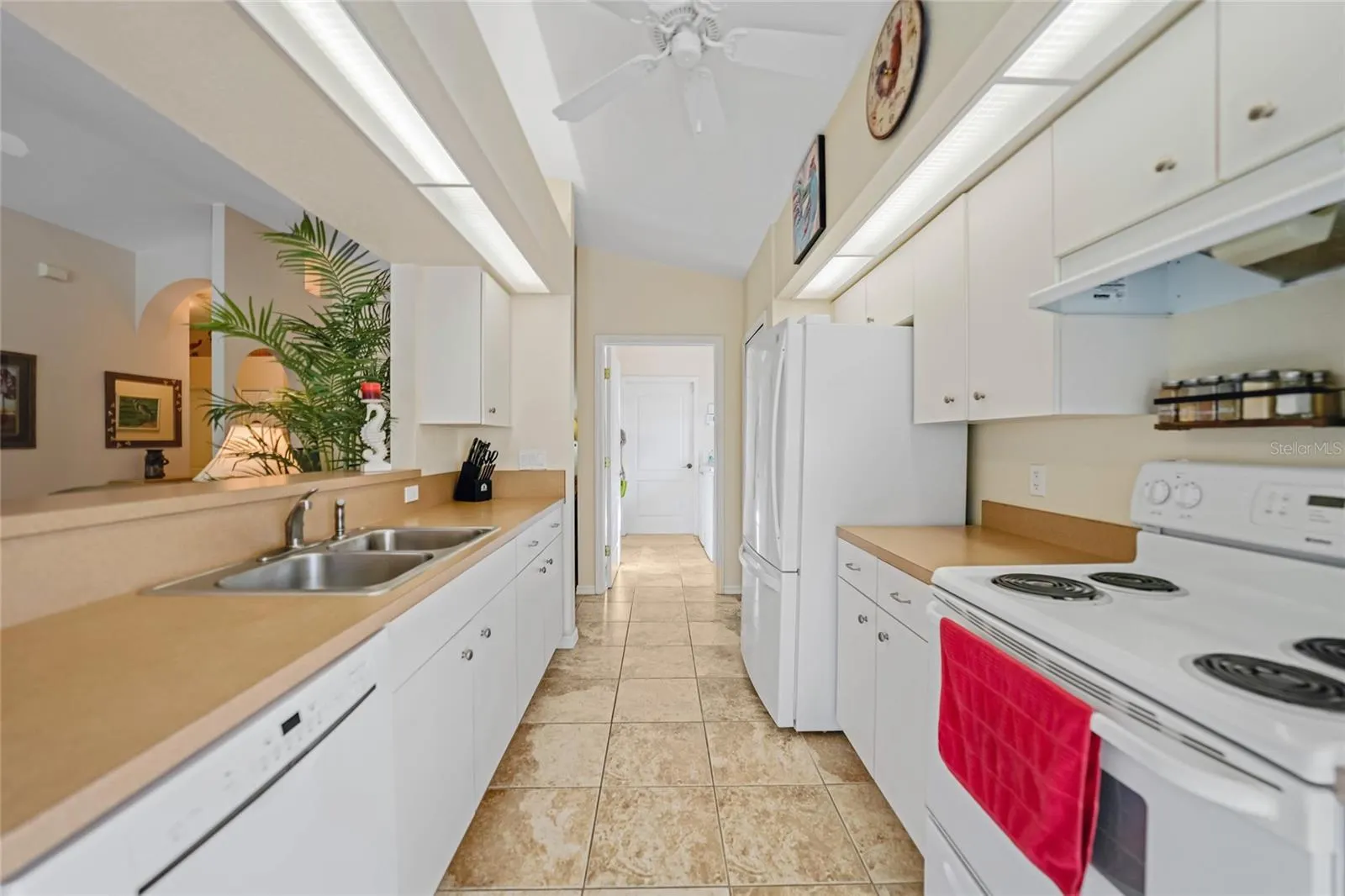 215 AUSTRALIAN DR