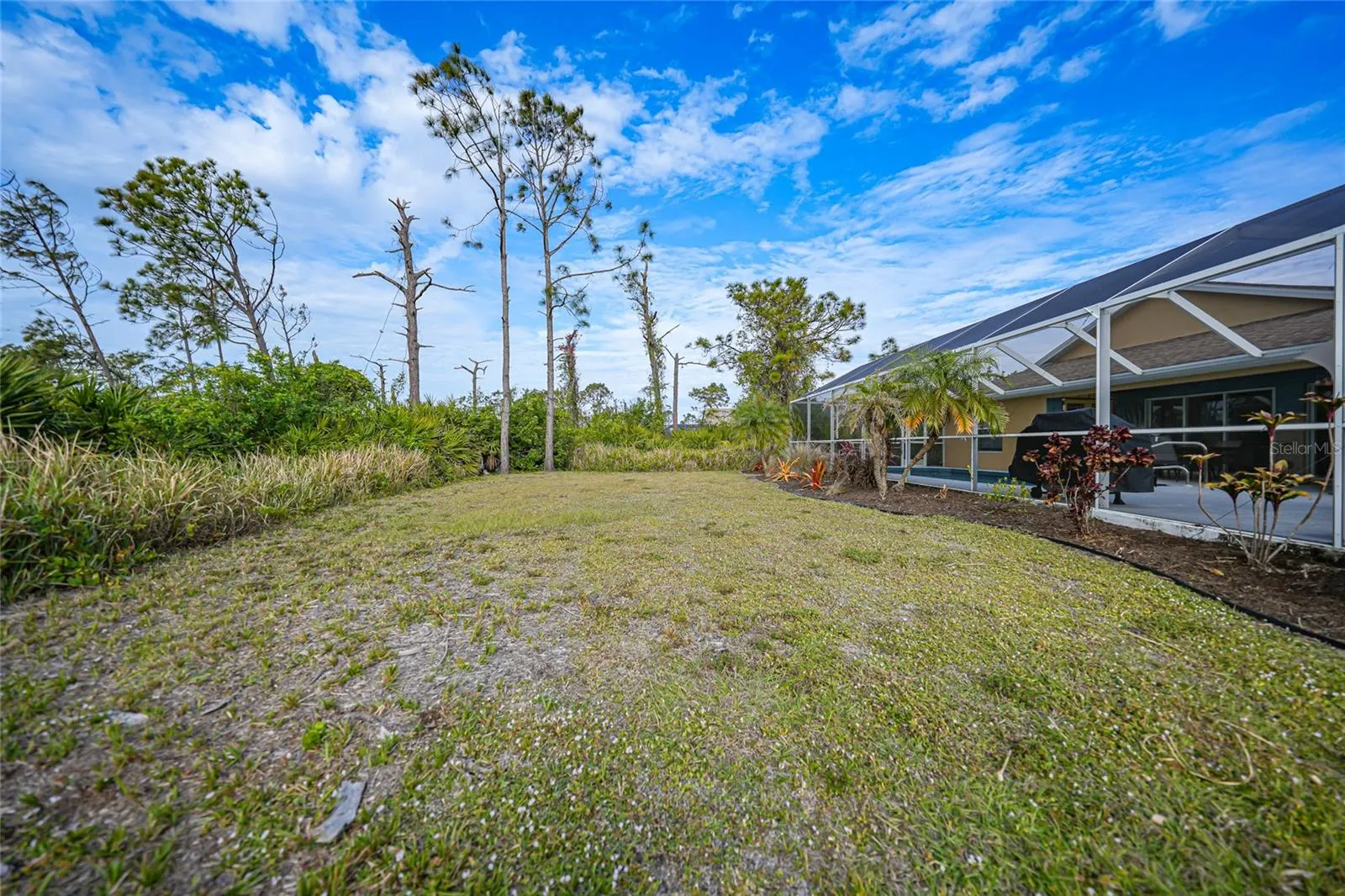 215 AUSTRALIAN DR