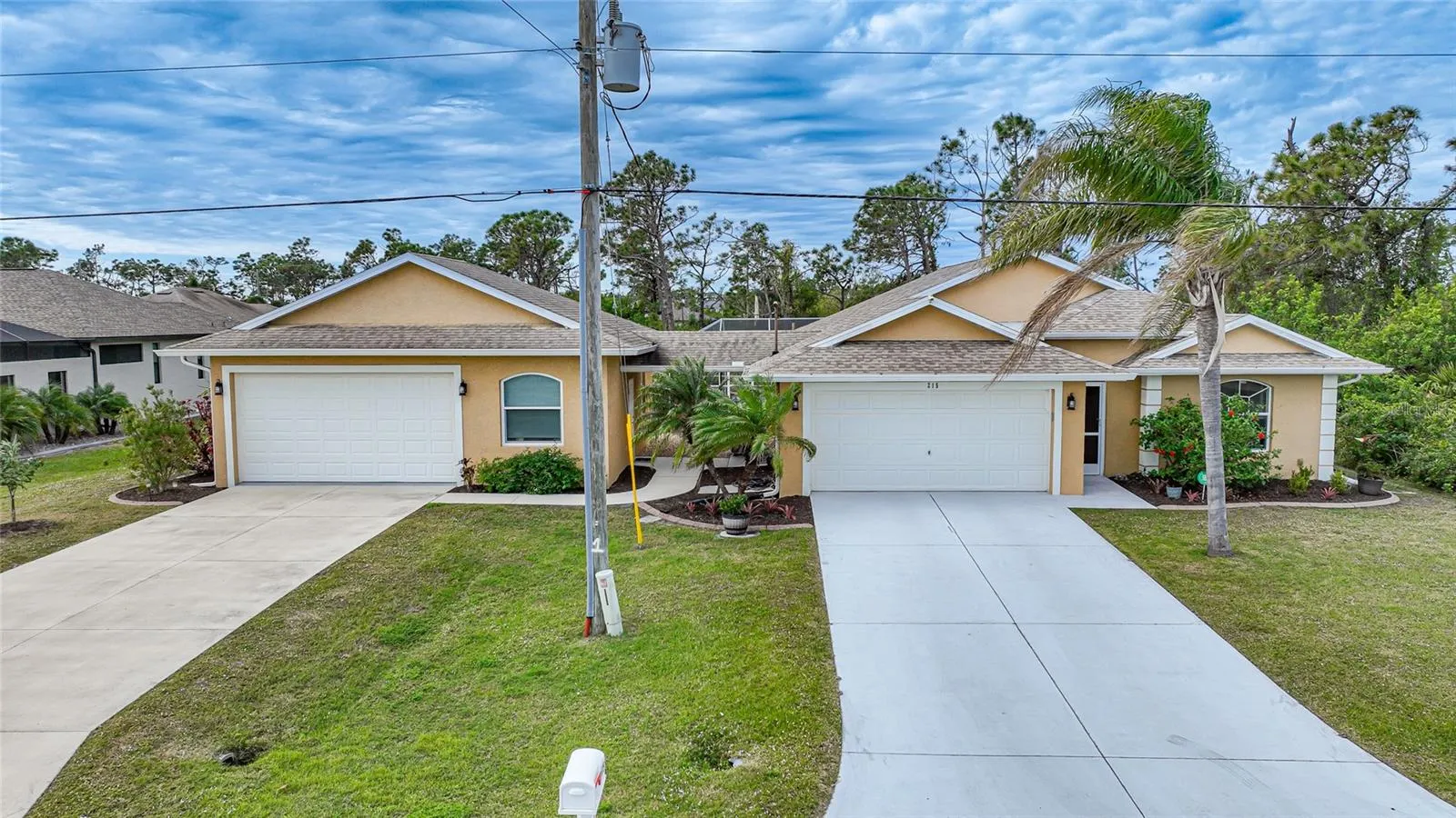 215 AUSTRALIAN DR