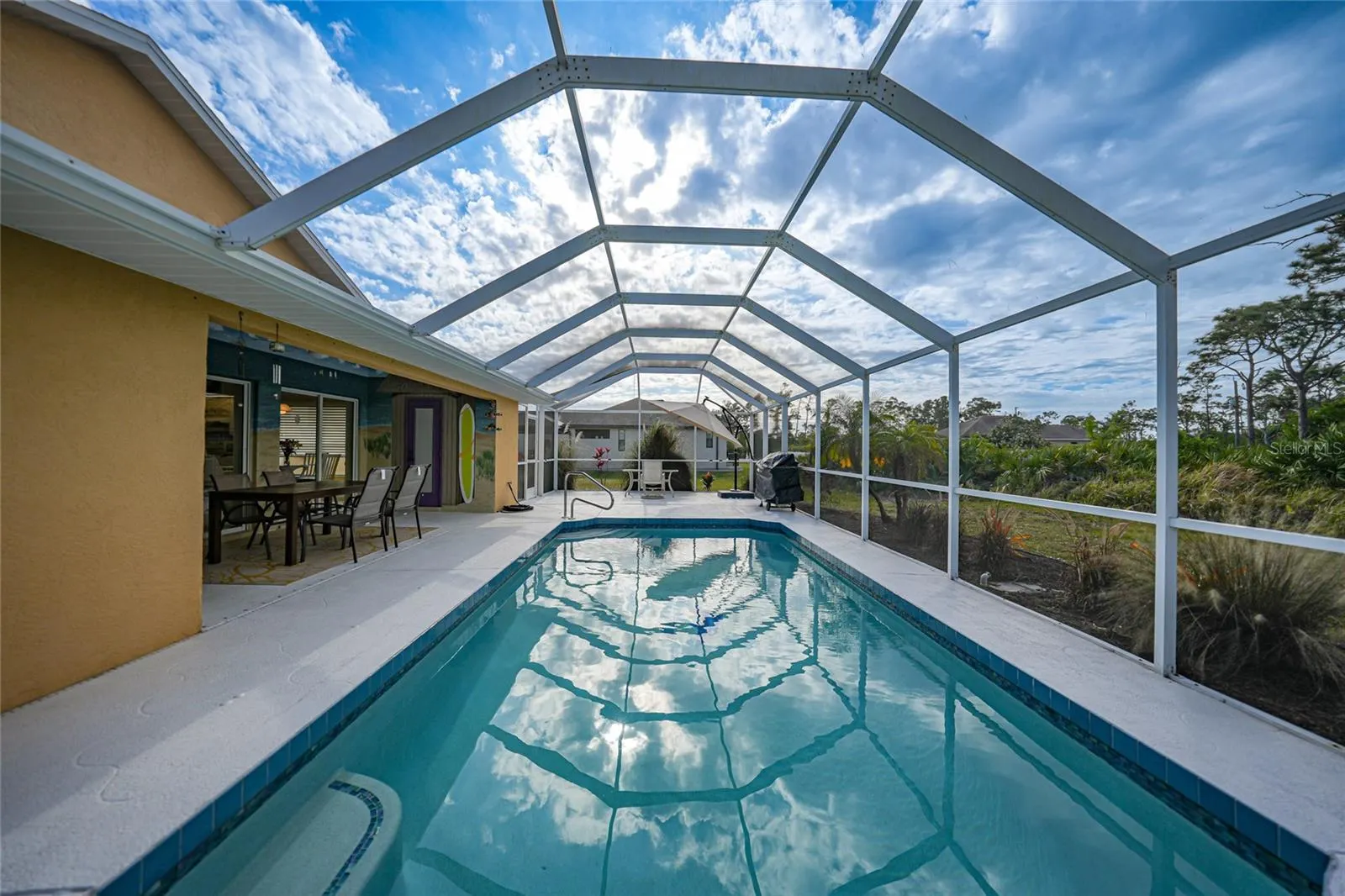 215 AUSTRALIAN DR