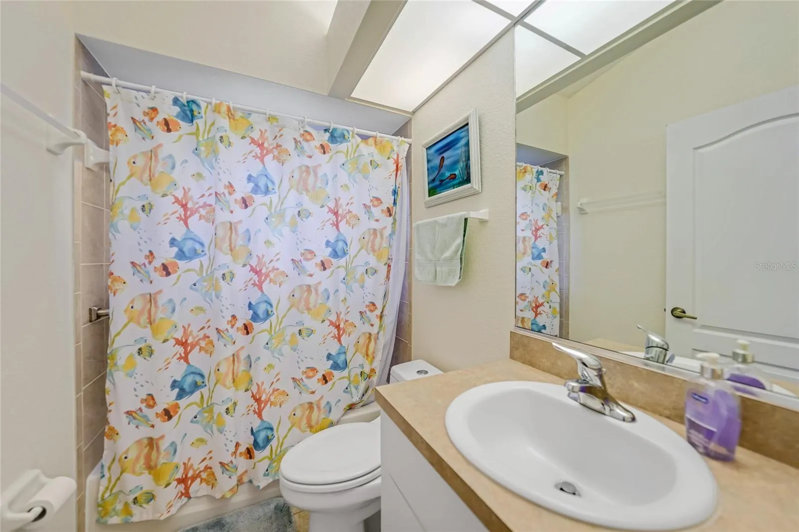 215 AUSTRALIAN DR