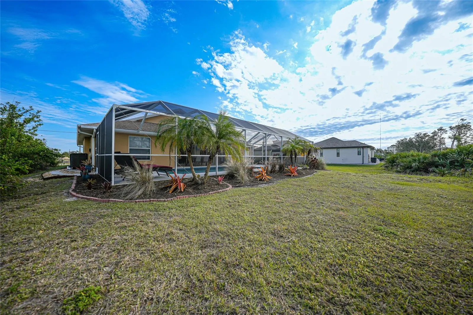 215 AUSTRALIAN DR