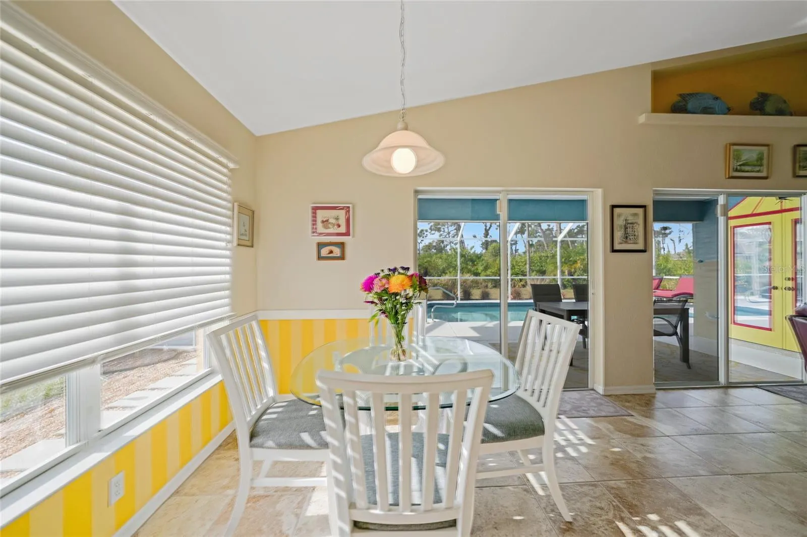 215 AUSTRALIAN DR