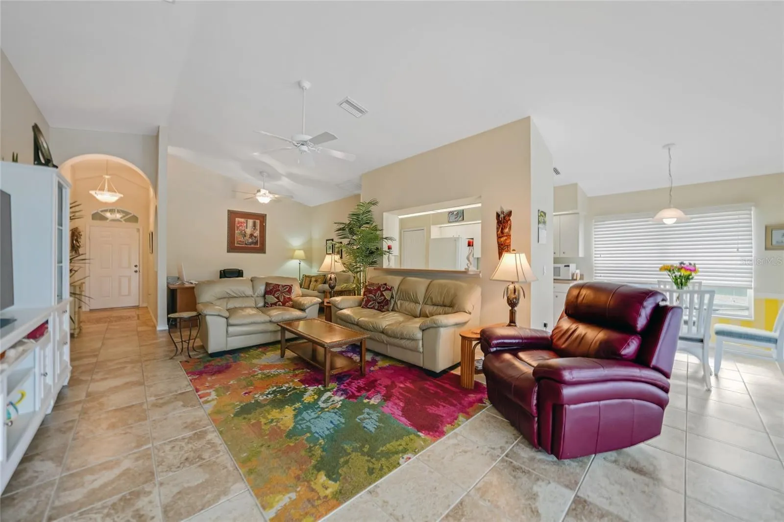 215 AUSTRALIAN DR