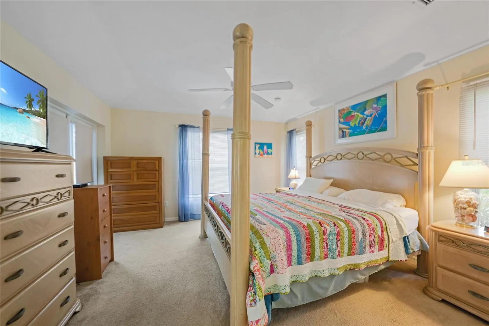215 AUSTRALIAN DR