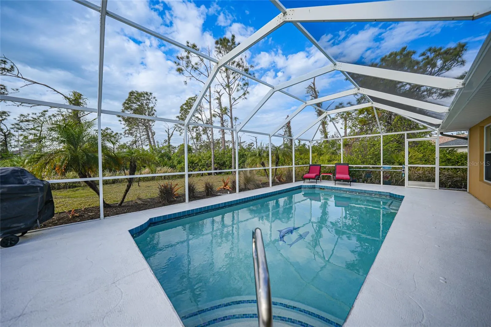 215 AUSTRALIAN DR