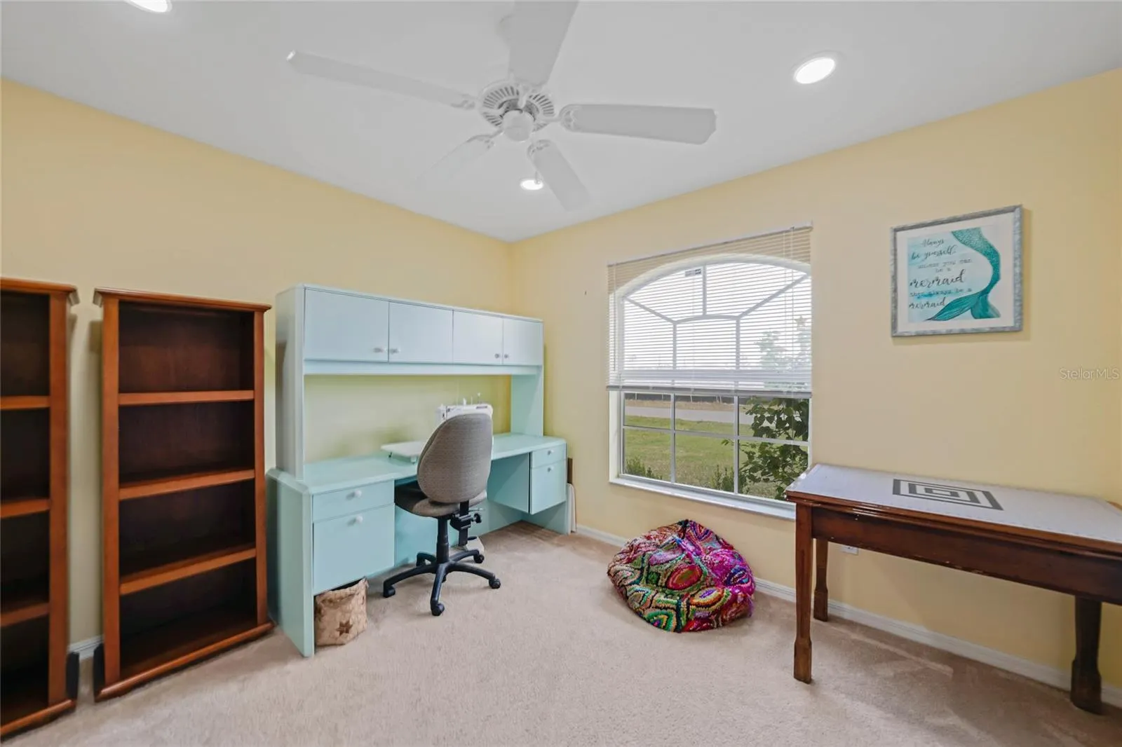 215 AUSTRALIAN DR