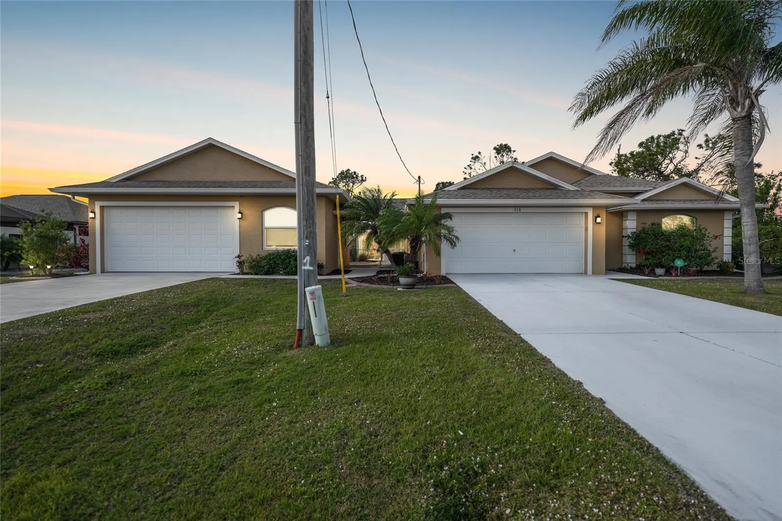 215 AUSTRALIAN DR