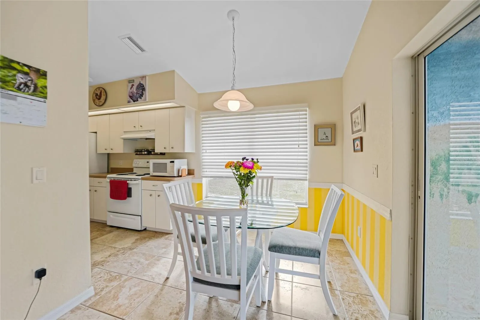 215 AUSTRALIAN DR