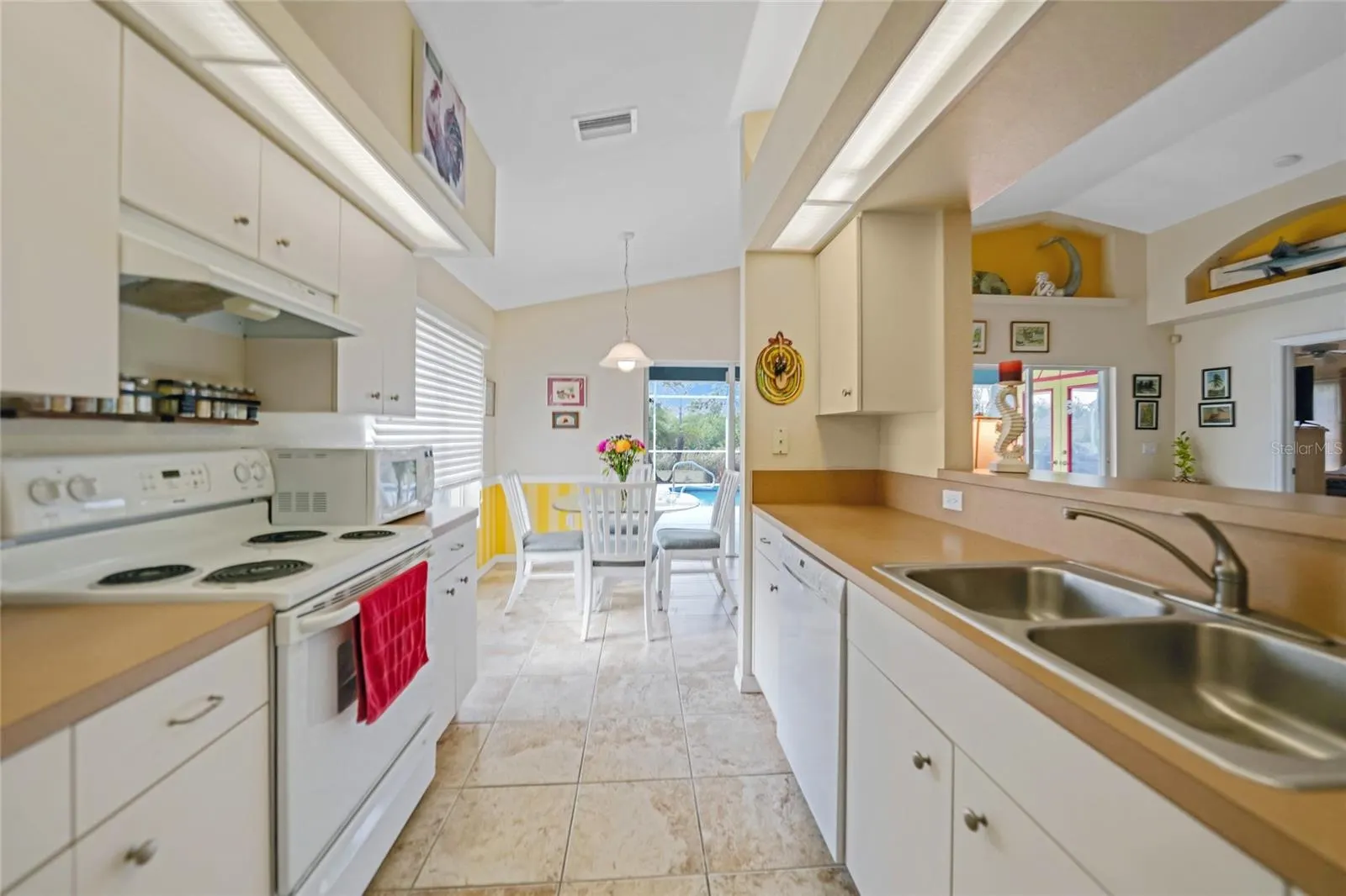 215 AUSTRALIAN DR