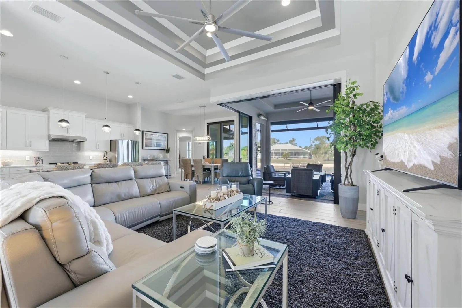 9273 SANTA LUCIA DR