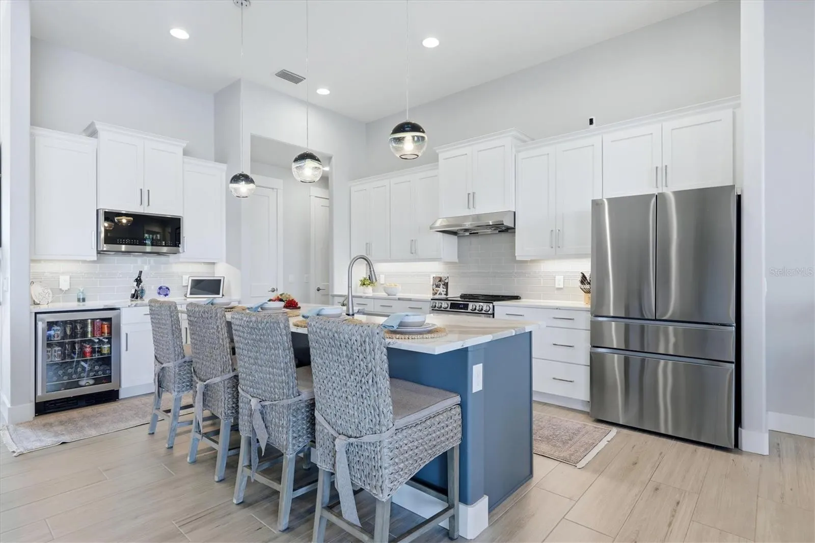 9273 SANTA LUCIA DR