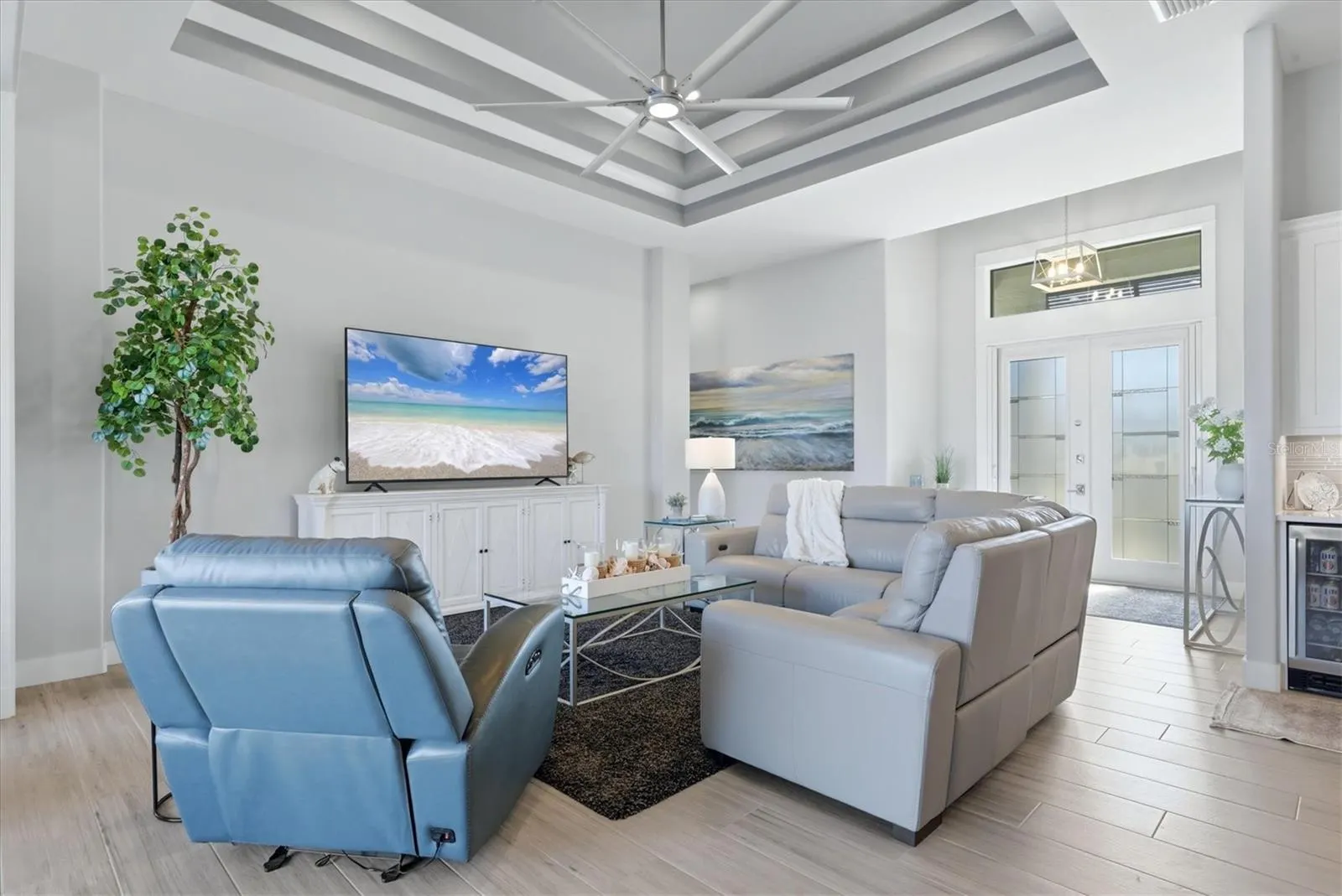 9273 SANTA LUCIA DR