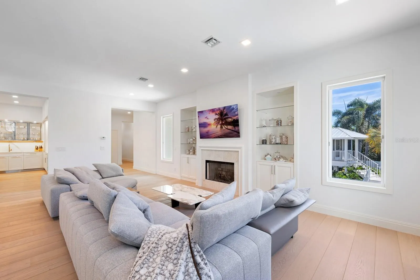 2021 20TH ST W