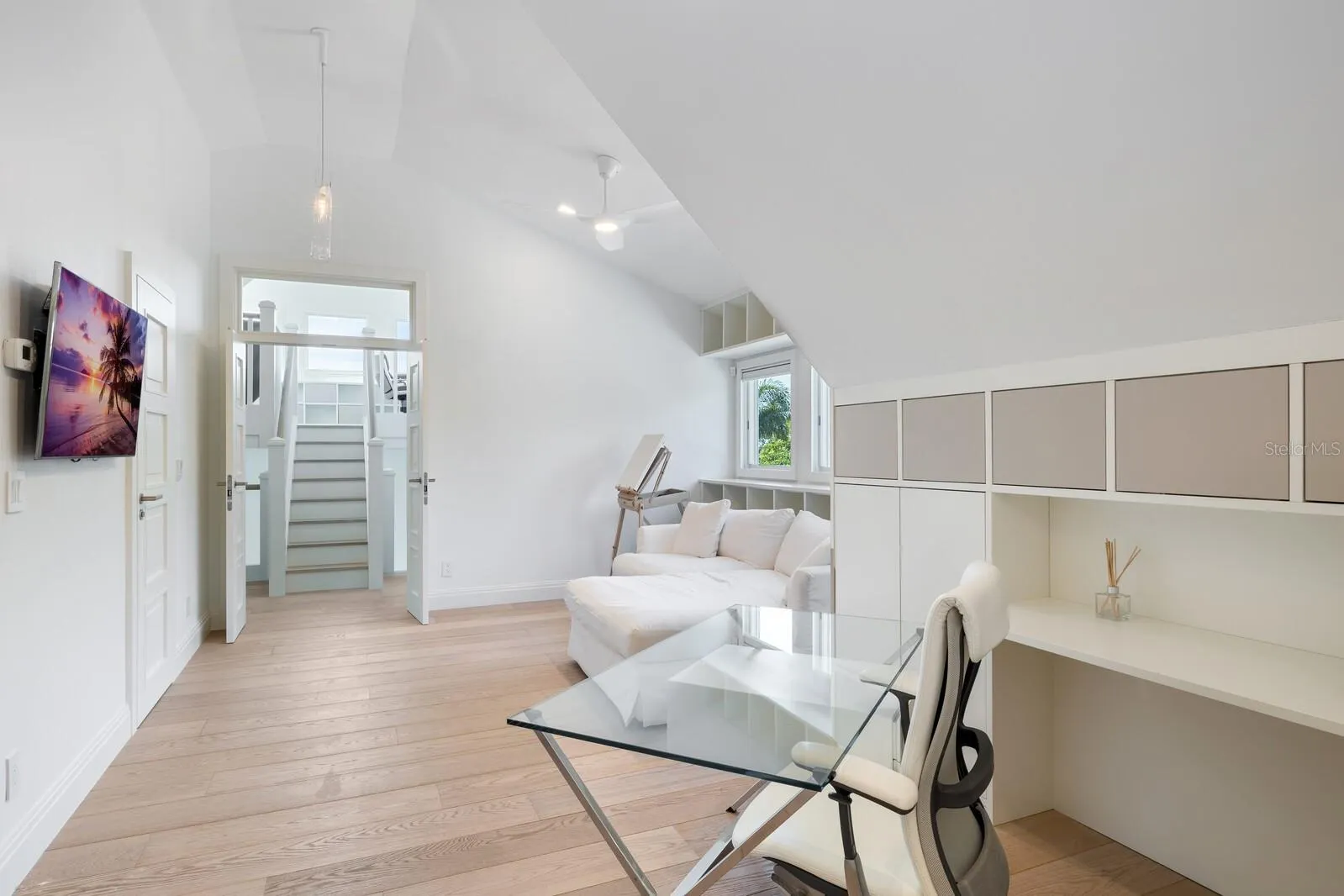 2021 20TH ST W
