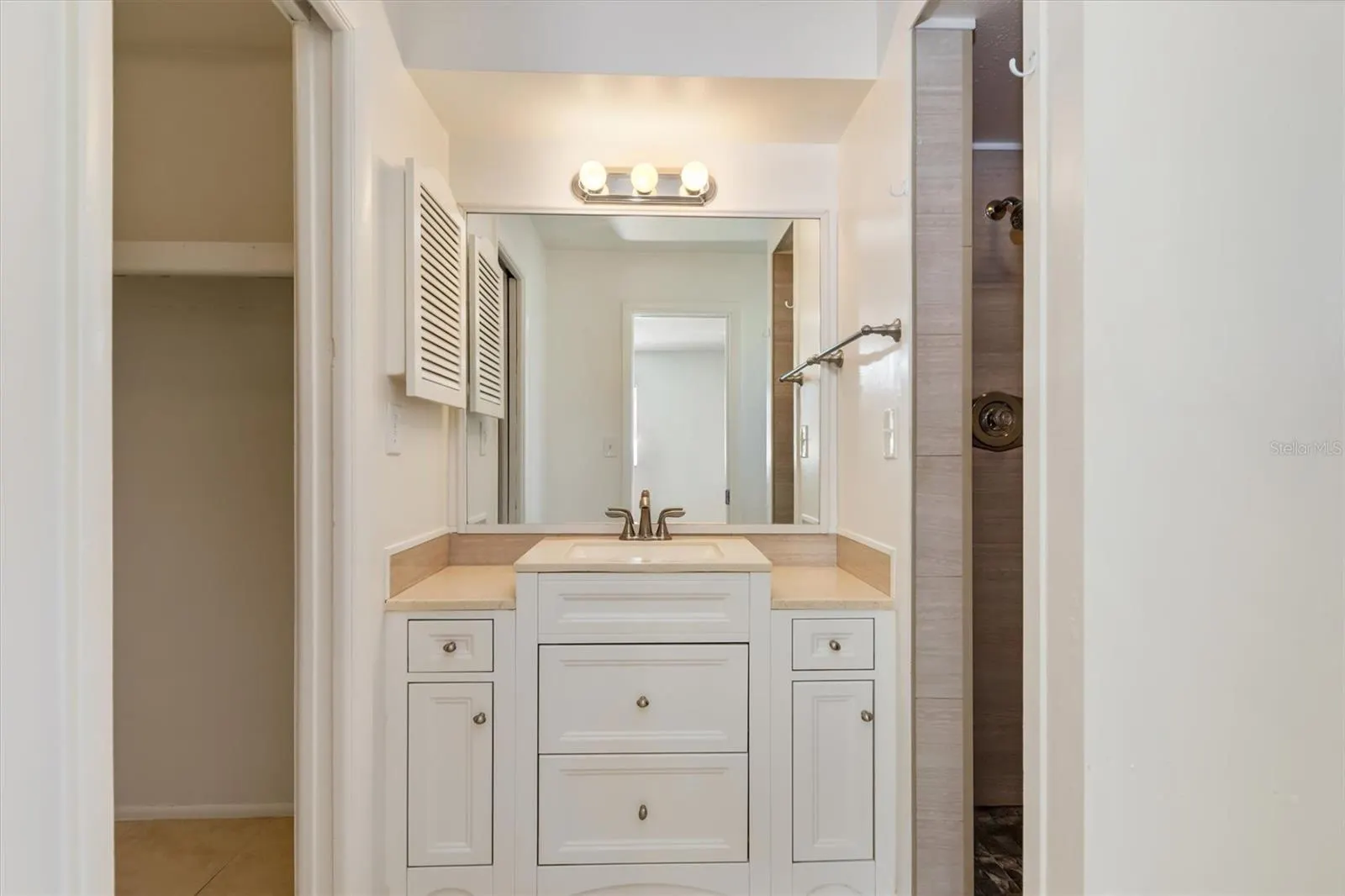525 SE 35TH ST