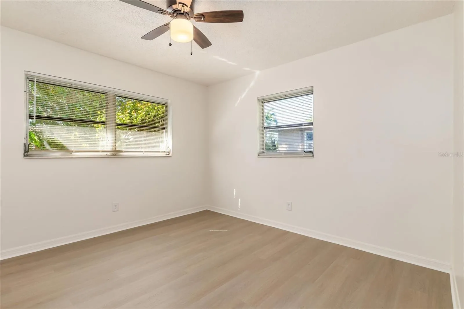525 SE 35TH ST