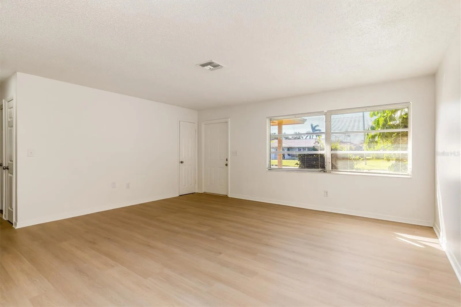 525 SE 35TH ST