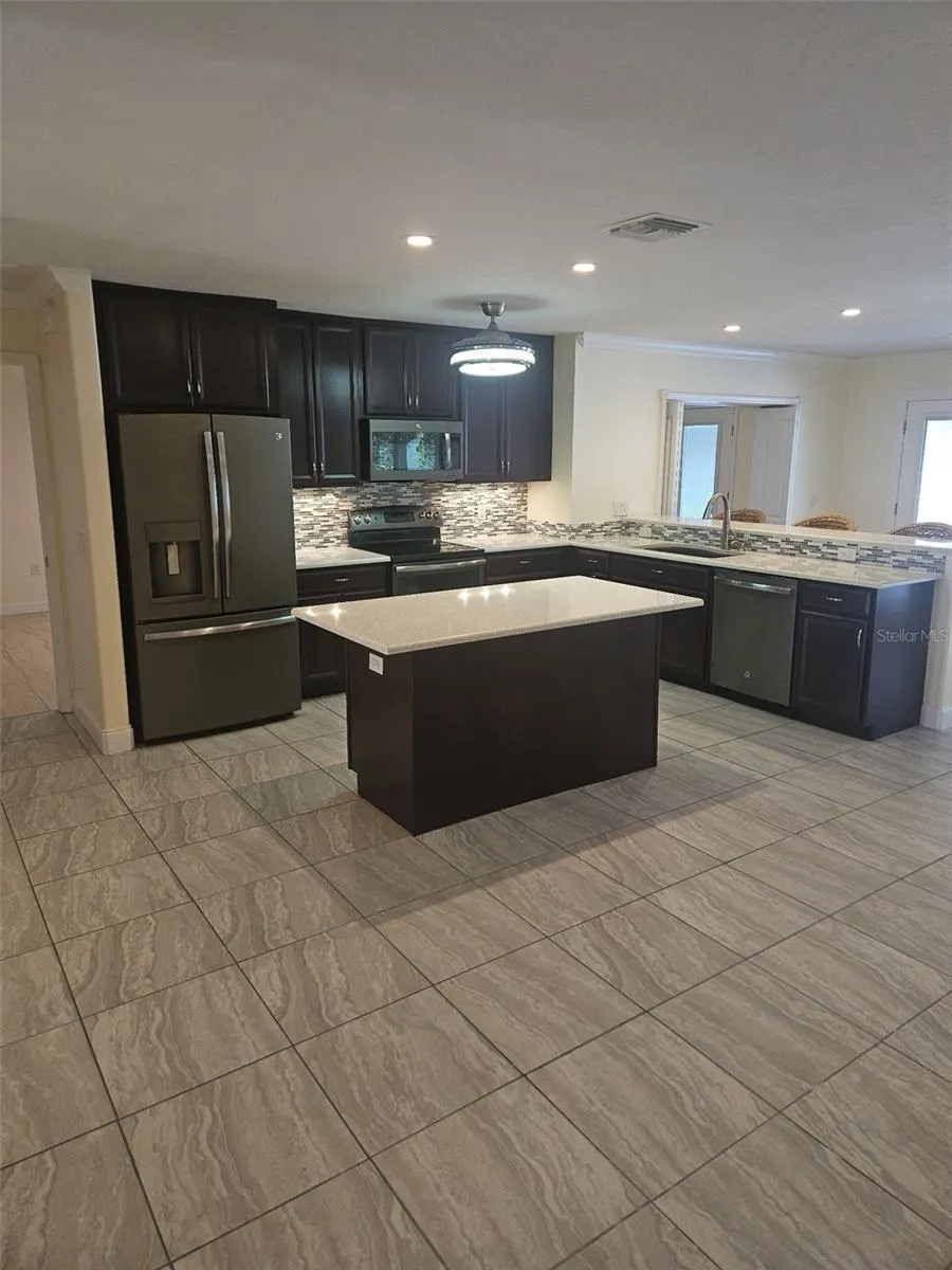 1726 FOSSIL DR
