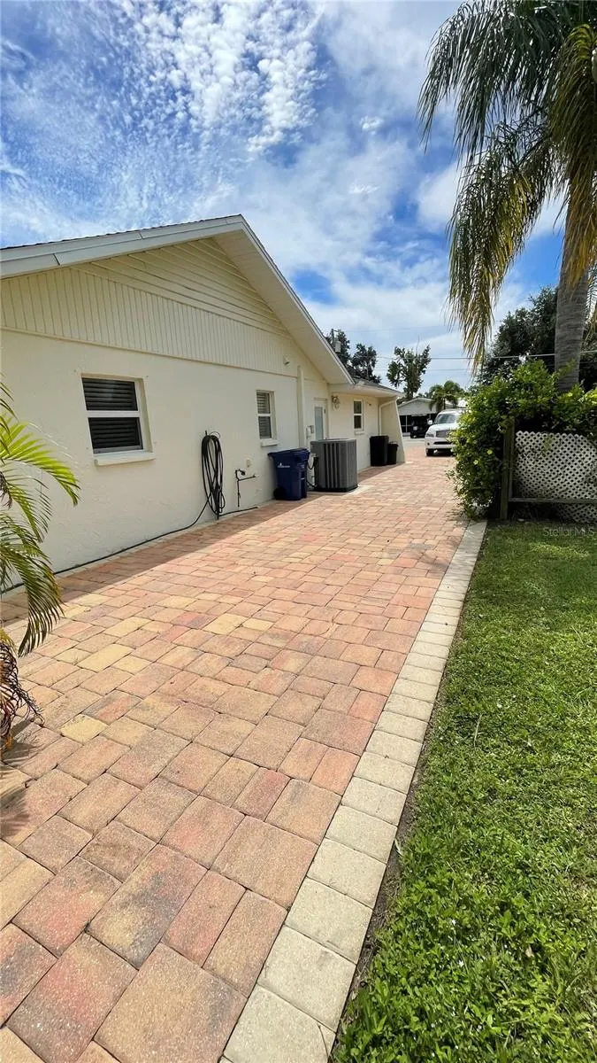 1726 FOSSIL DR