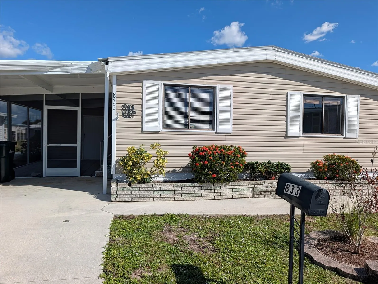833 CERVINA DR S