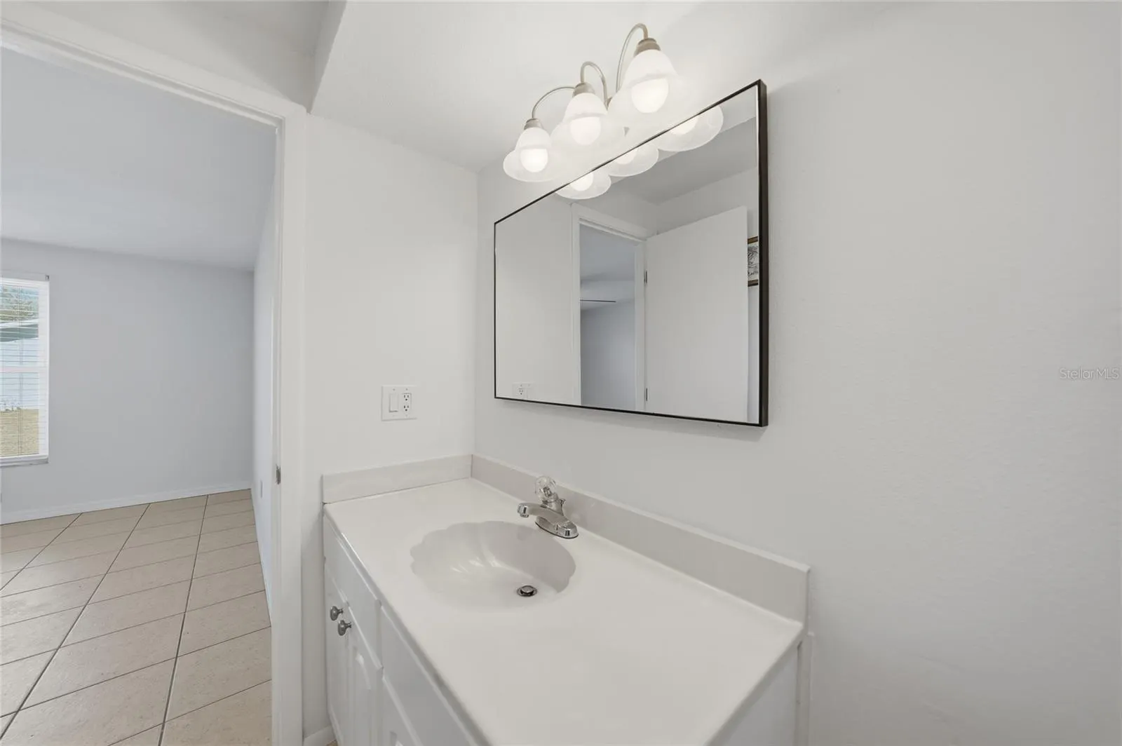 60 ROTONDA CIR