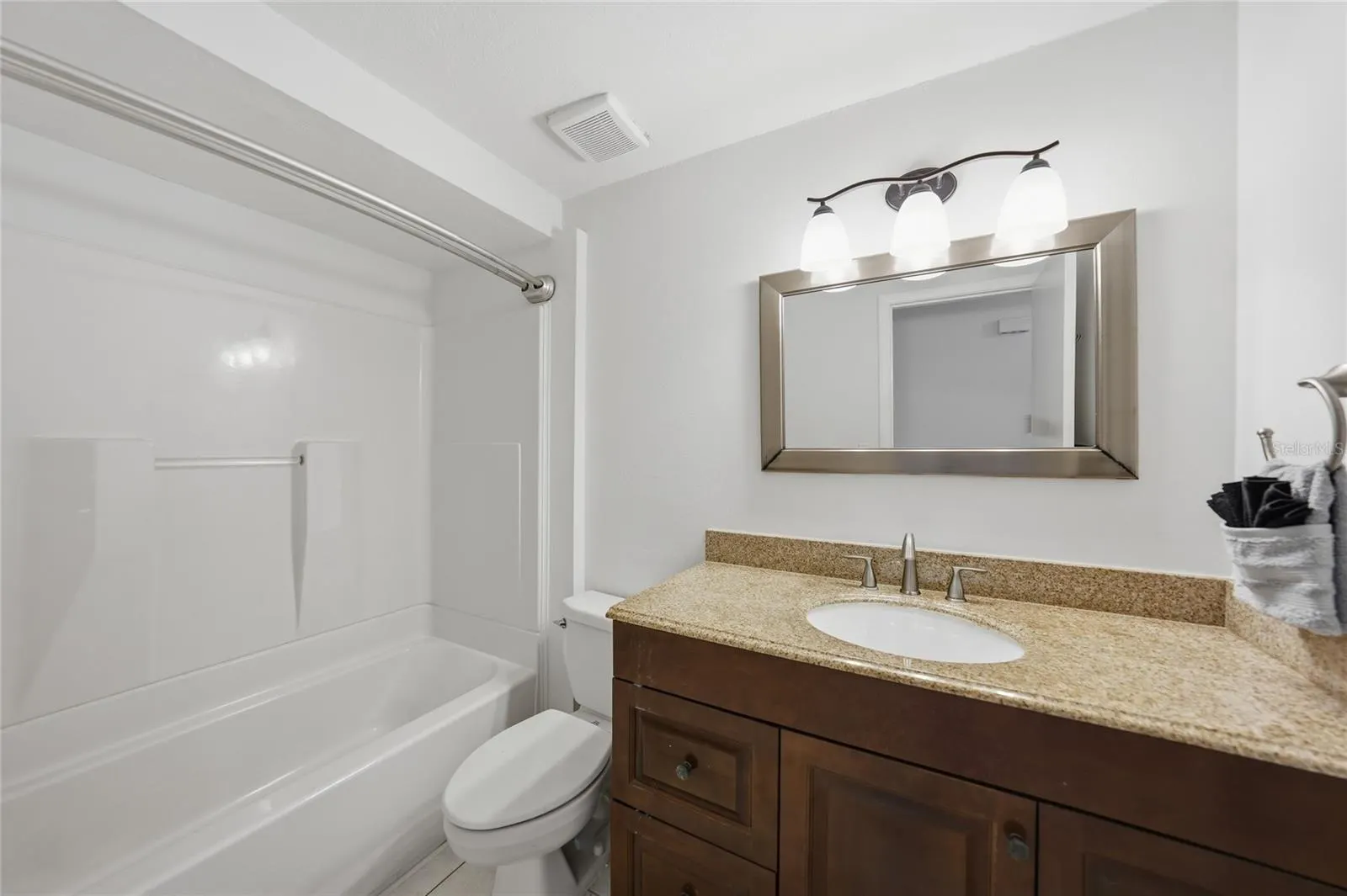 60 ROTONDA CIR