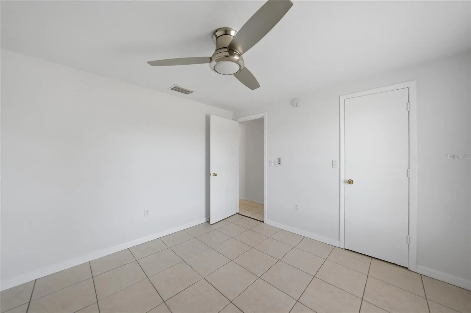 60 ROTONDA CIR