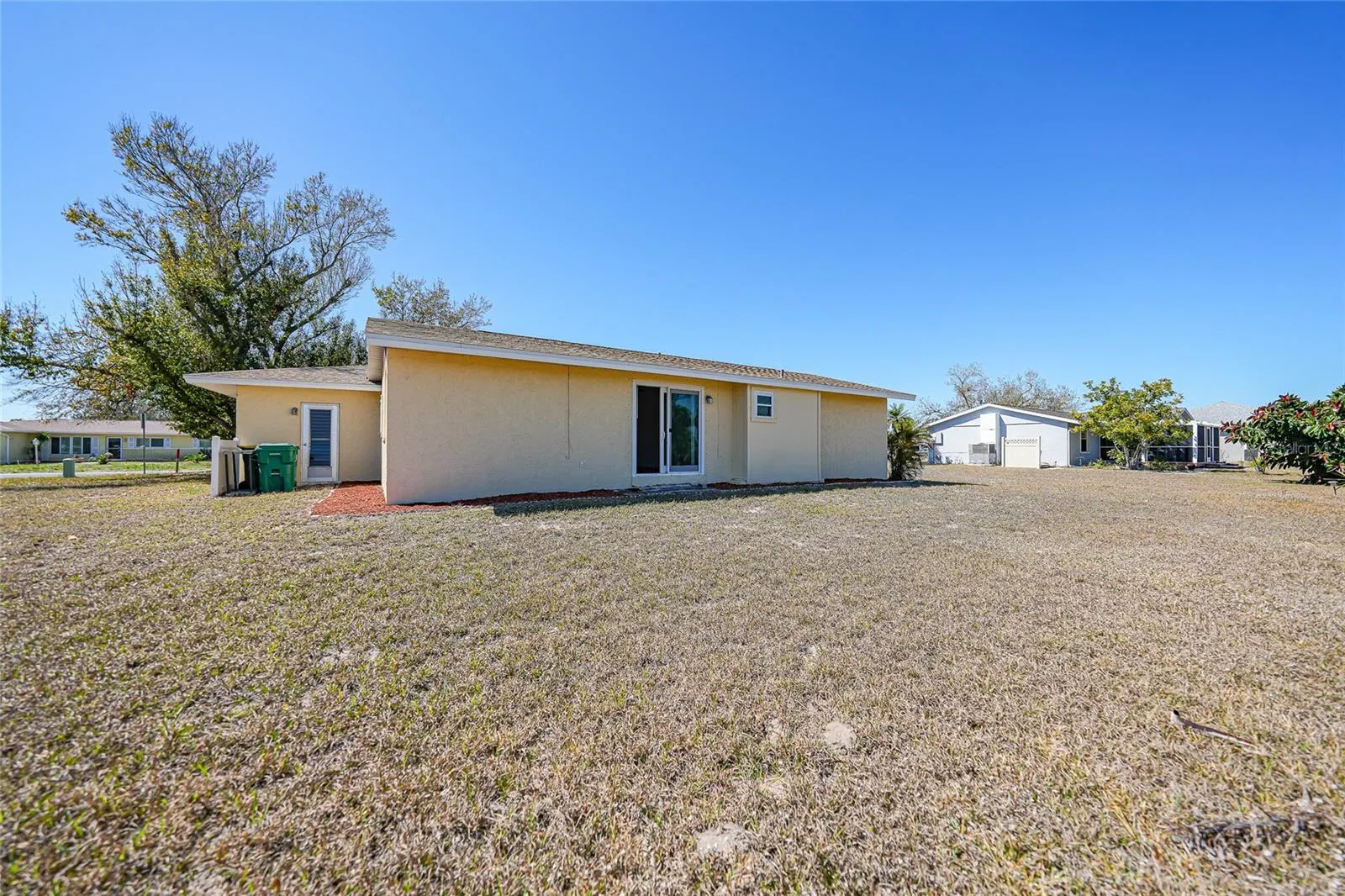 60 ROTONDA CIR