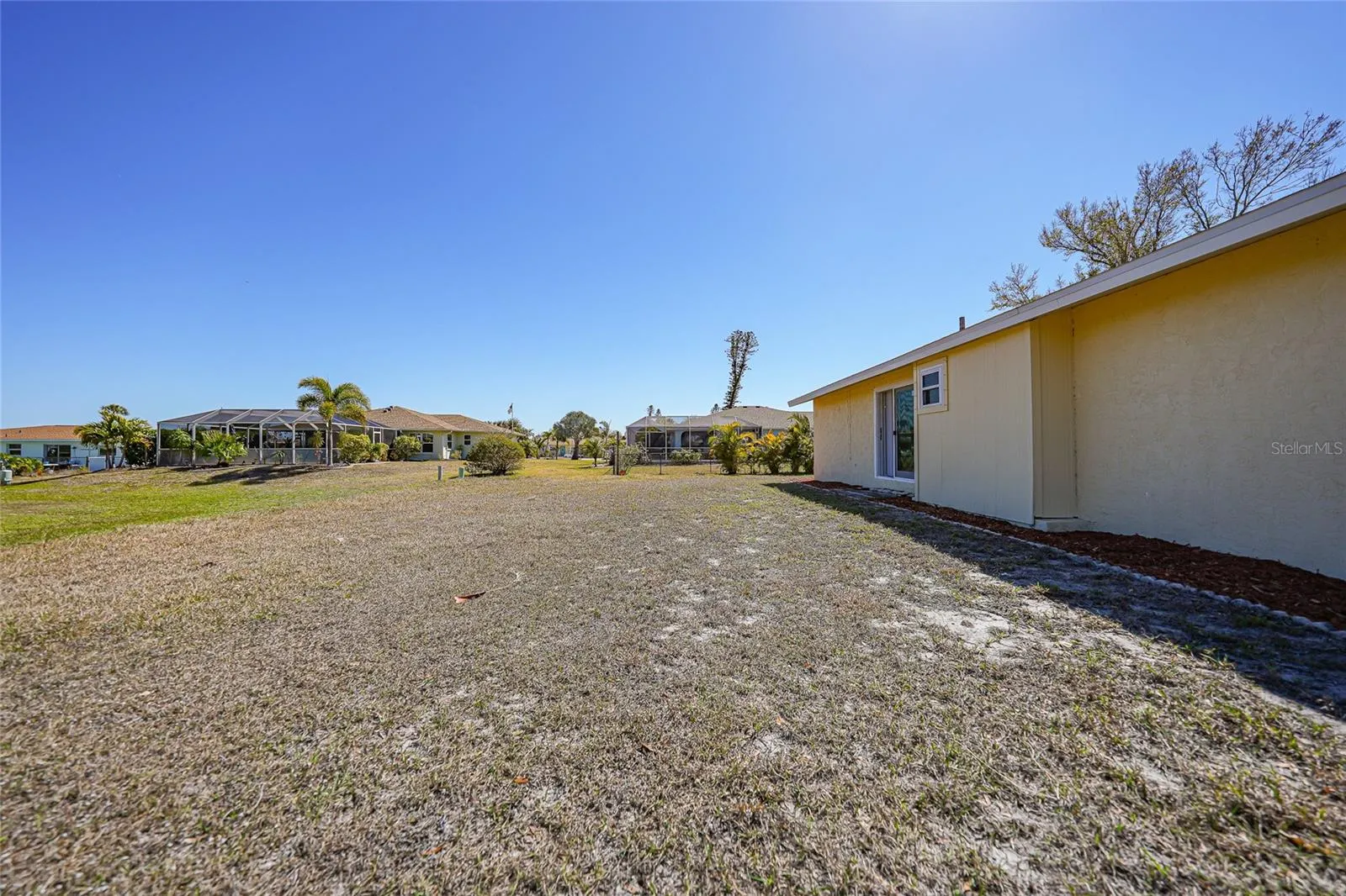 60 ROTONDA CIR