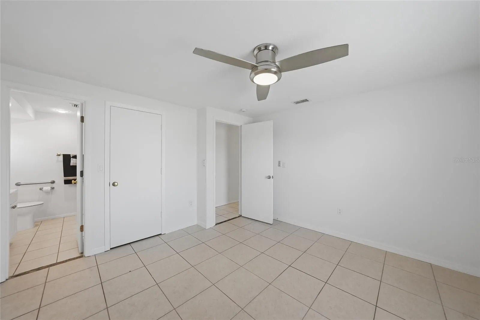60 ROTONDA CIR
