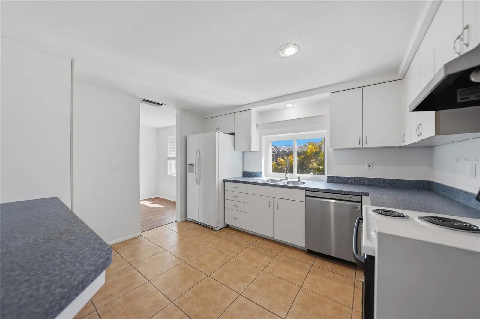 60 ROTONDA CIR