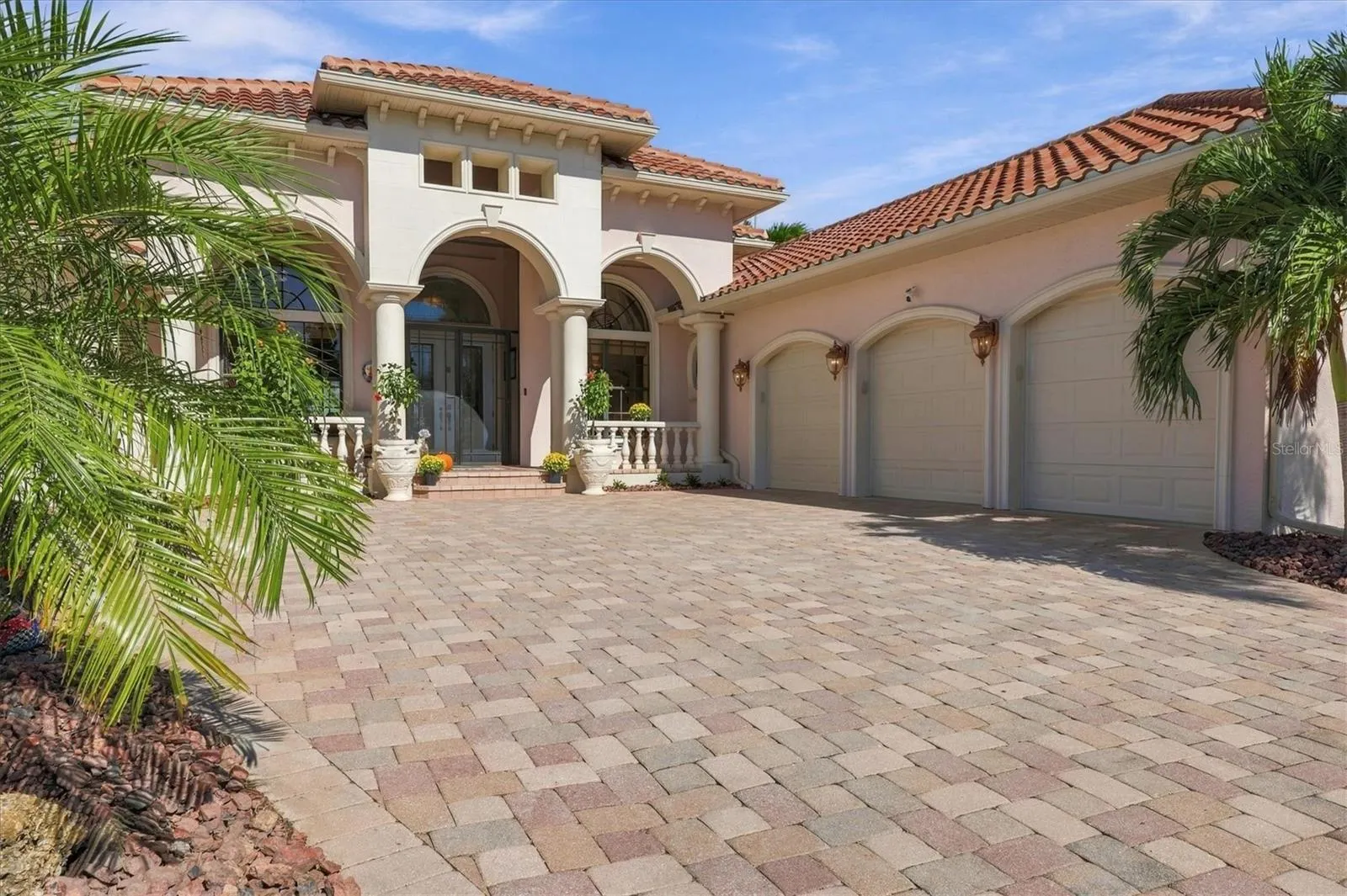 15728 ALDAMA CIR