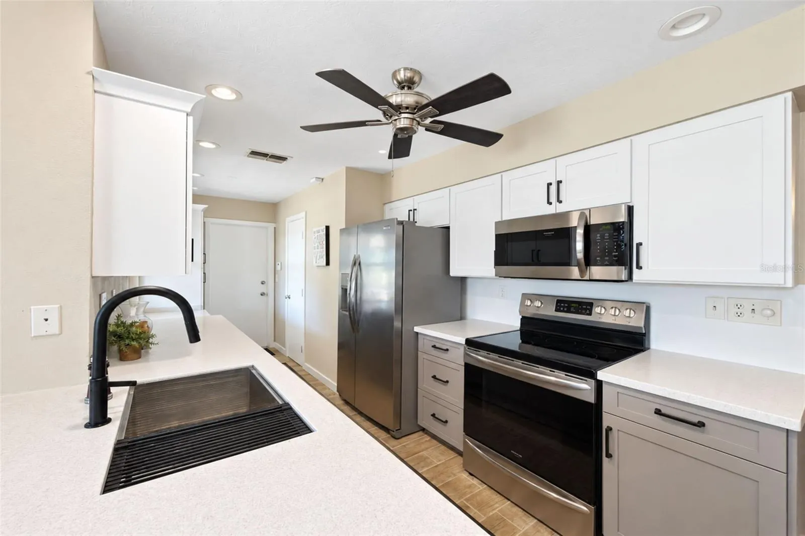 258 ANNAPOLIS LN