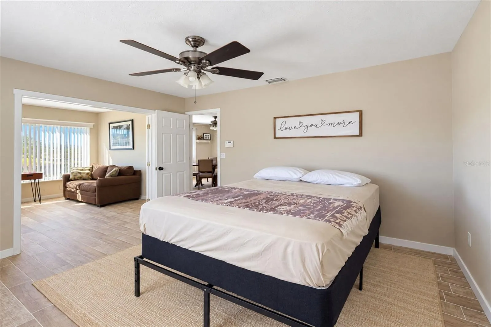 258 ANNAPOLIS LN