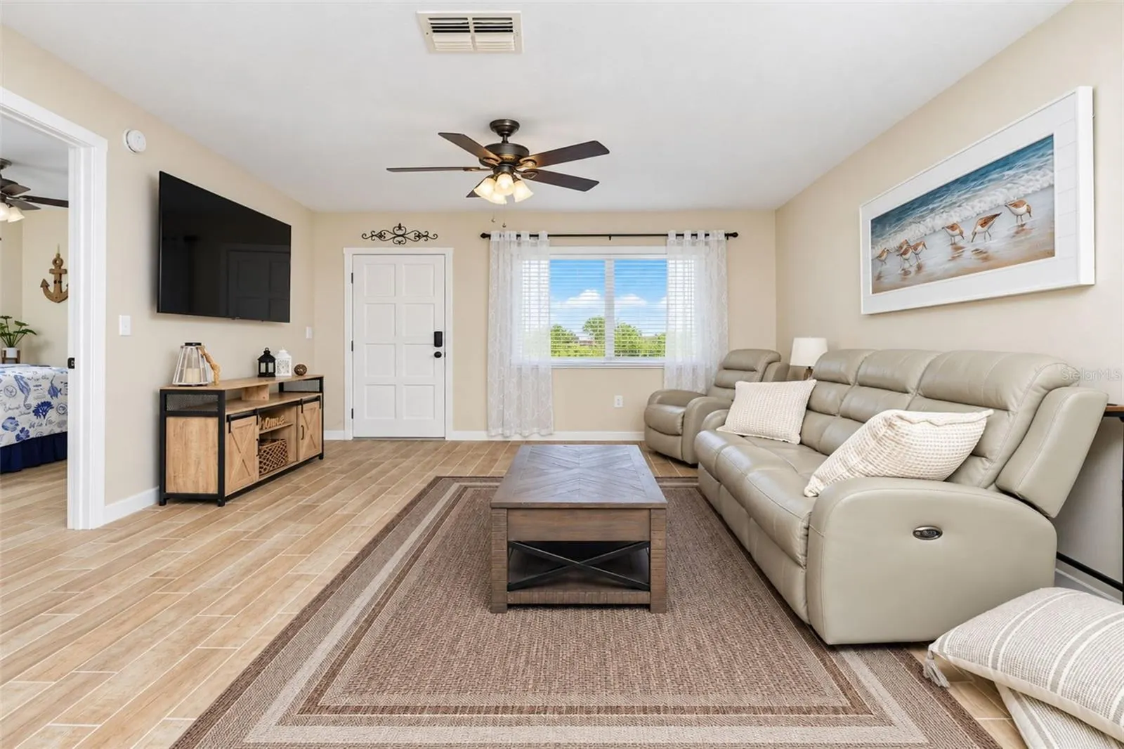 258 ANNAPOLIS LN