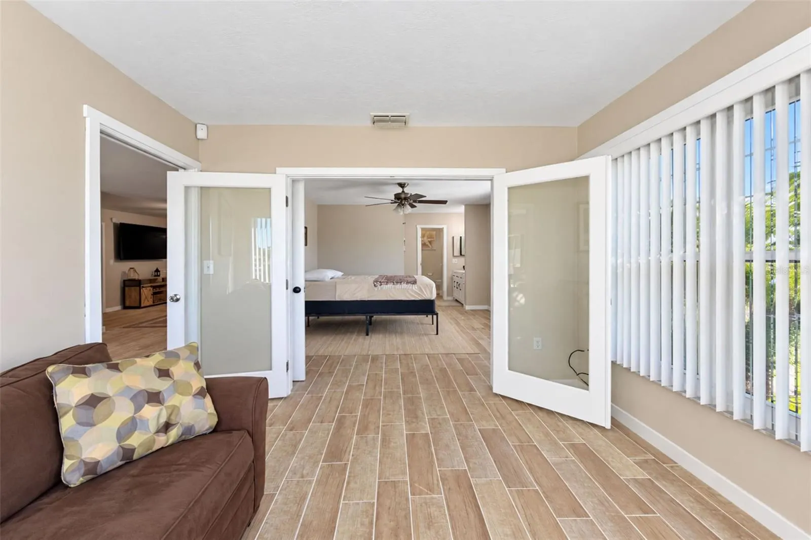 258 ANNAPOLIS LN