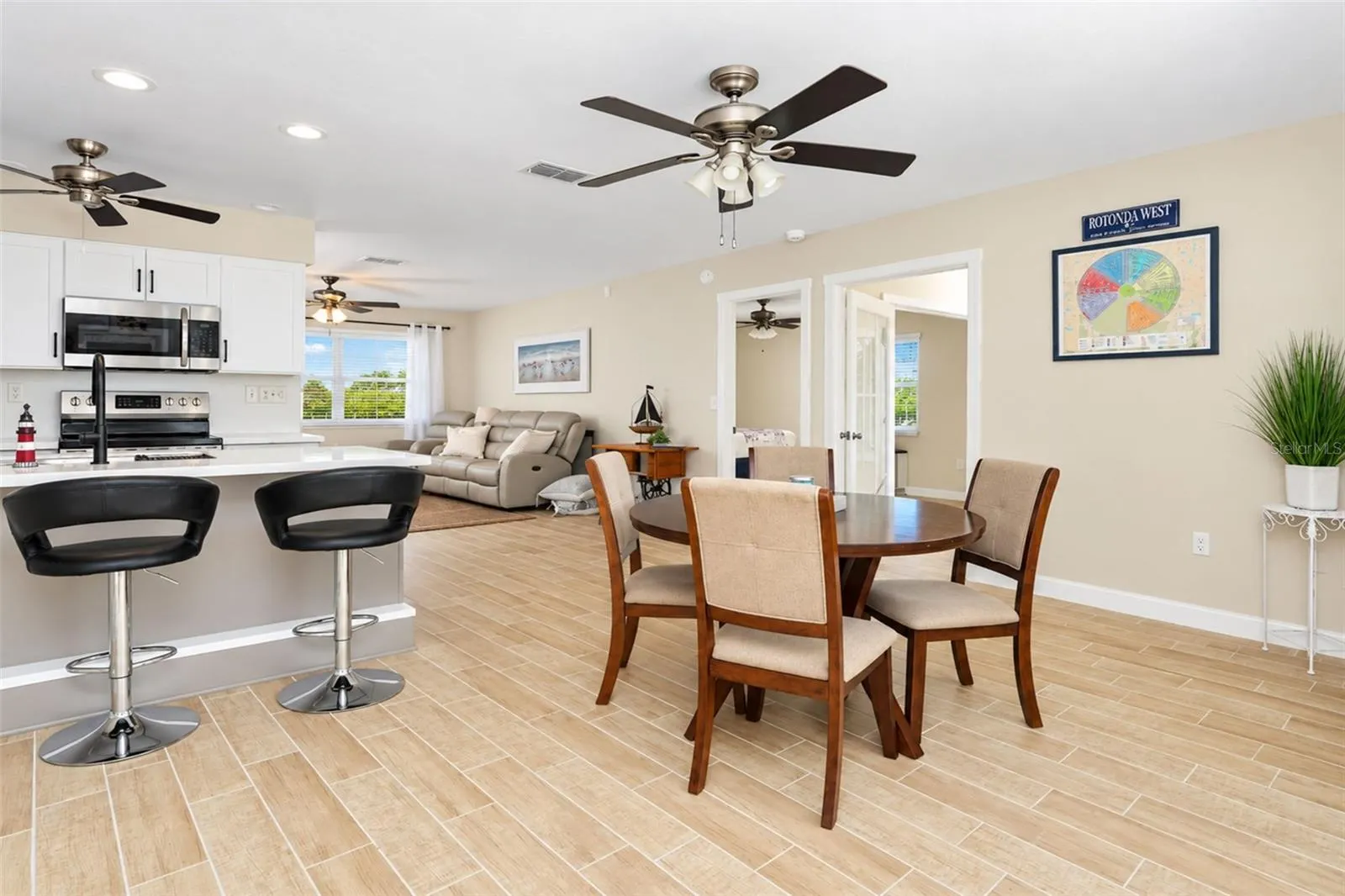 258 ANNAPOLIS LN