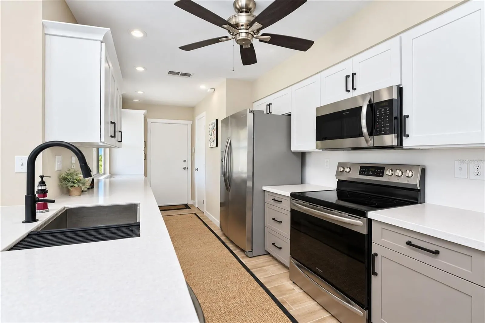 258 ANNAPOLIS LN