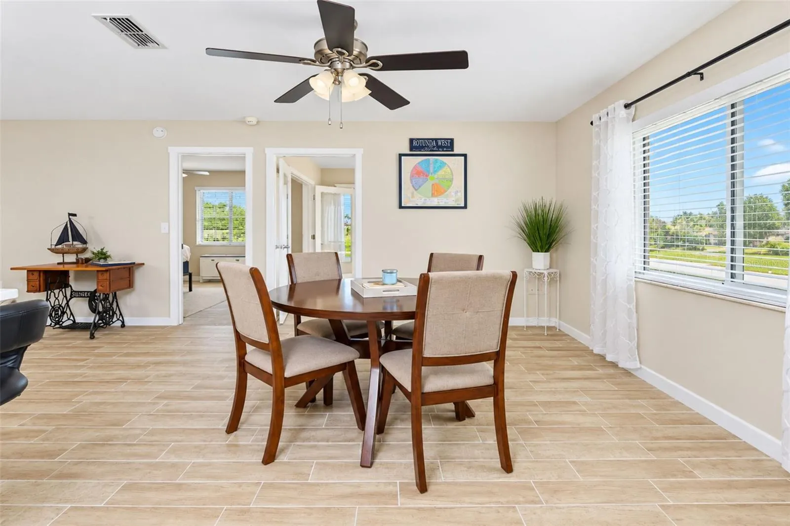 258 ANNAPOLIS LN