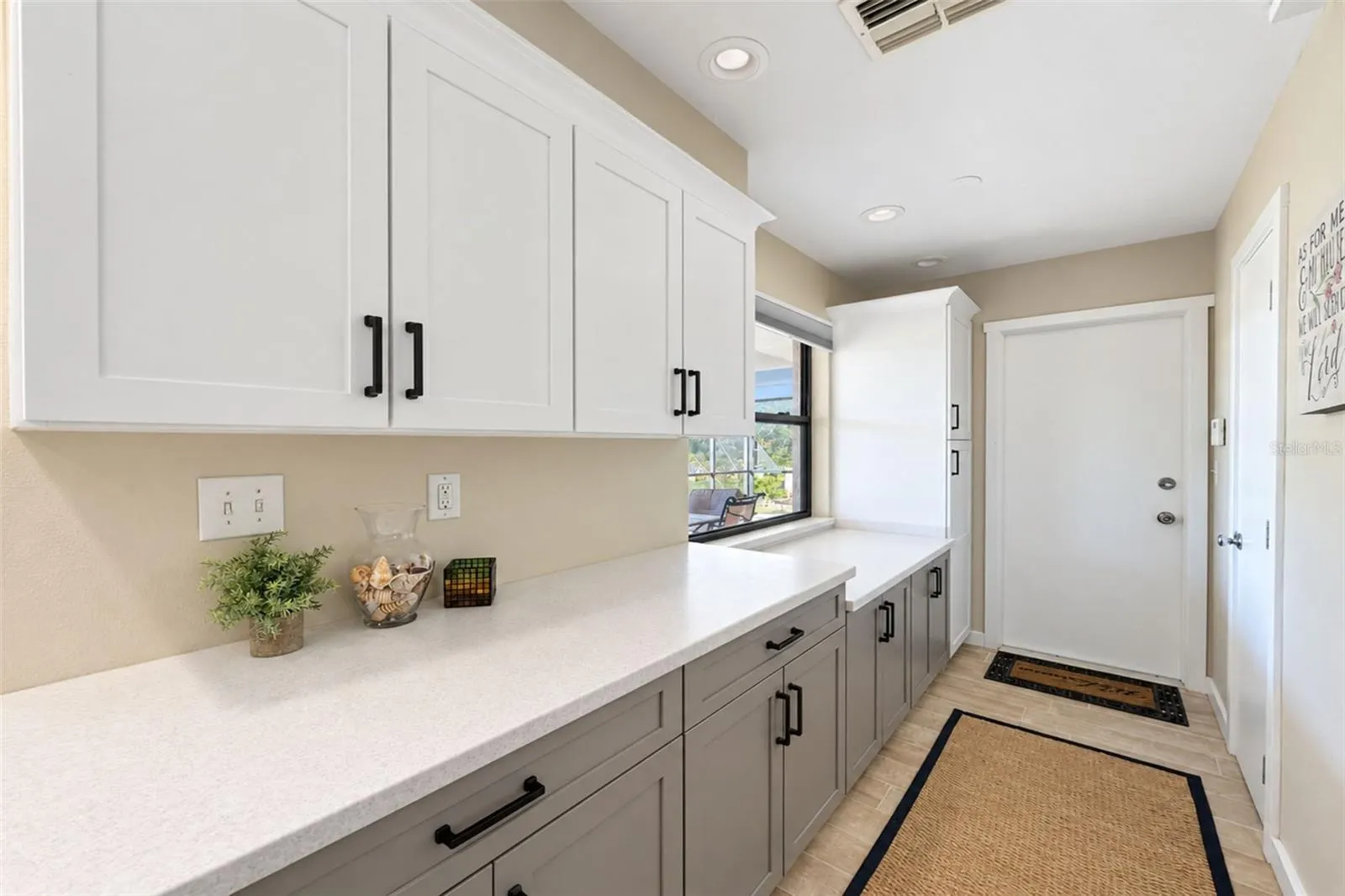 258 ANNAPOLIS LN