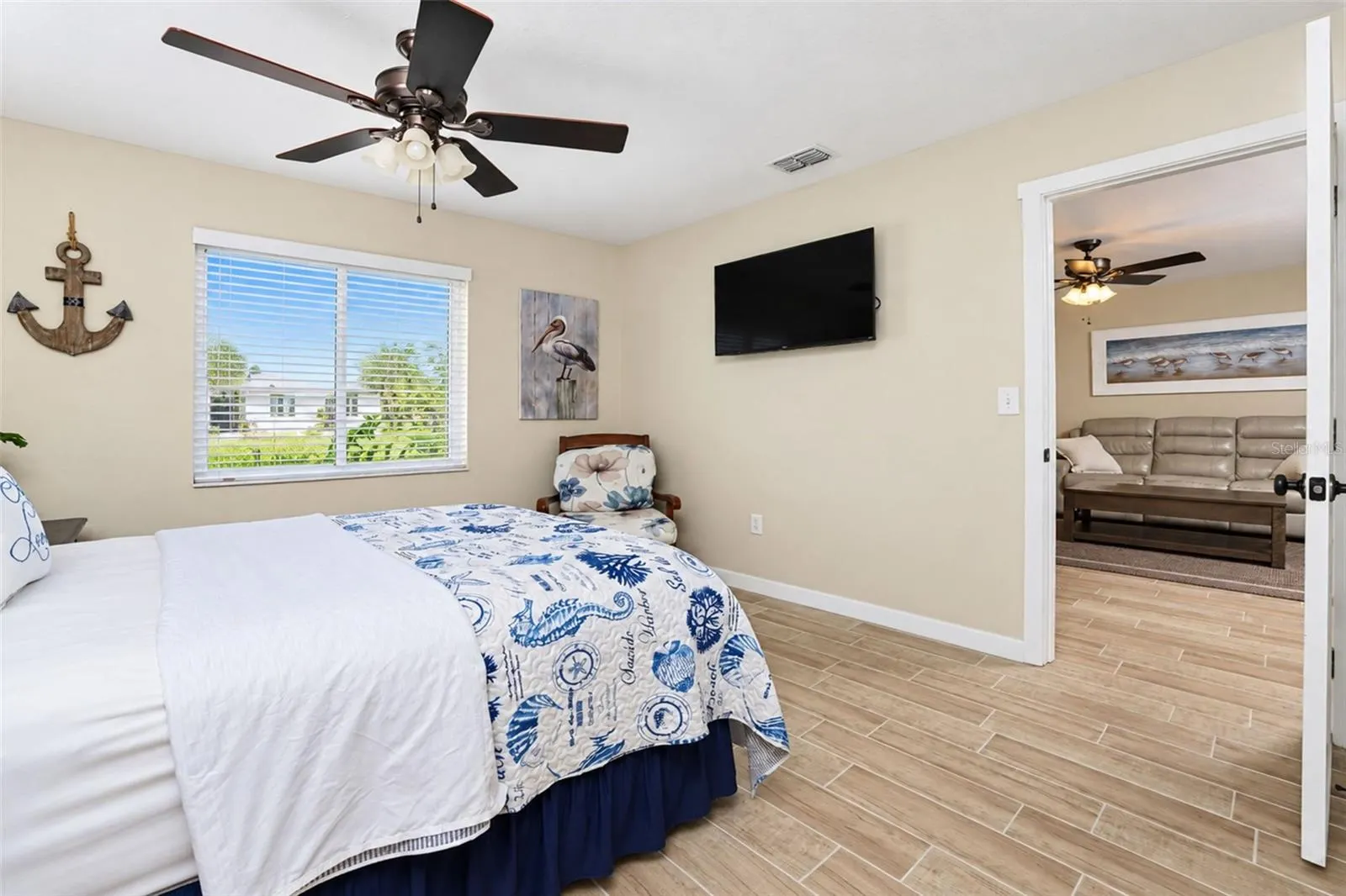 258 ANNAPOLIS LN