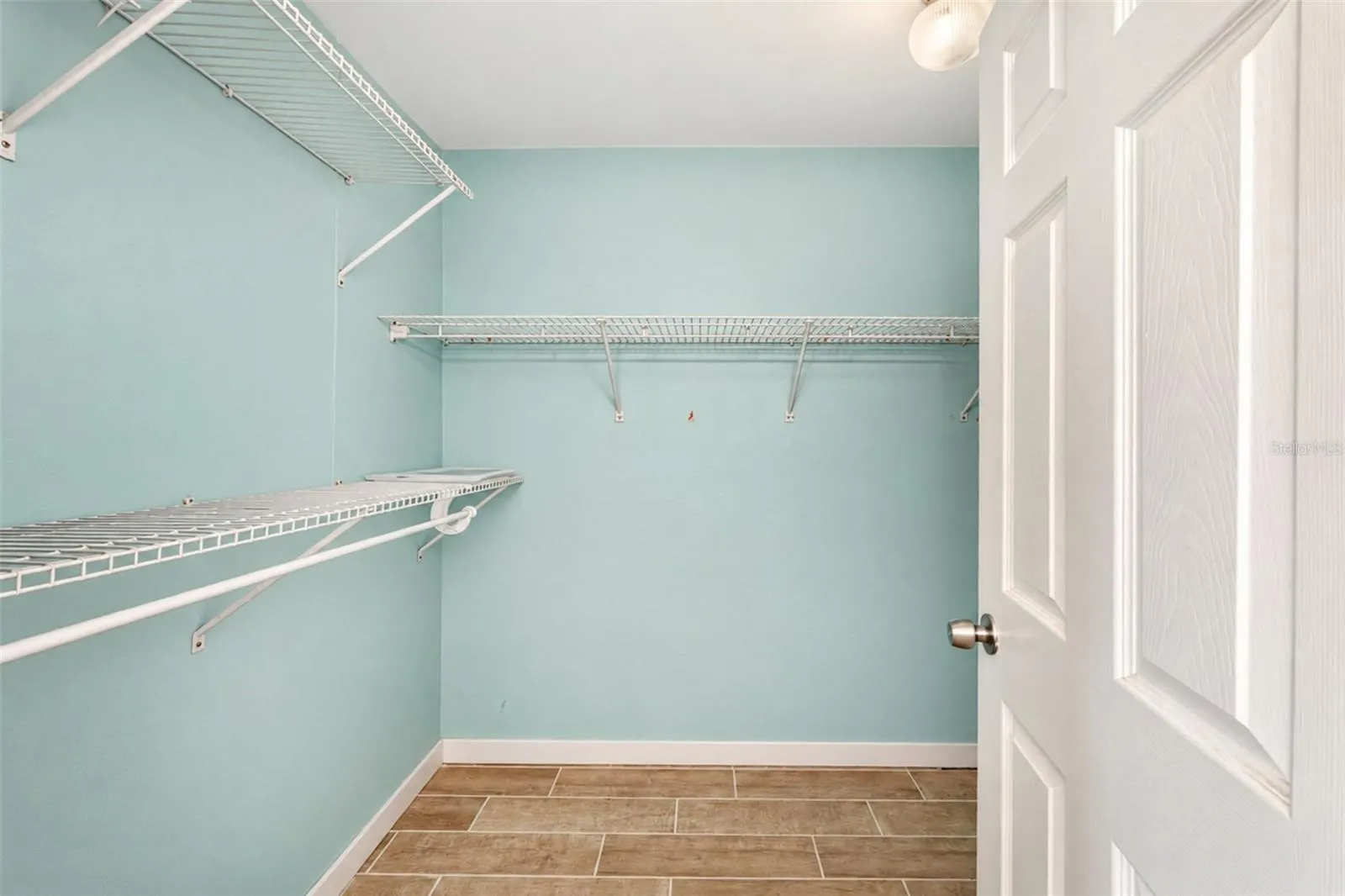 258 ANNAPOLIS LN