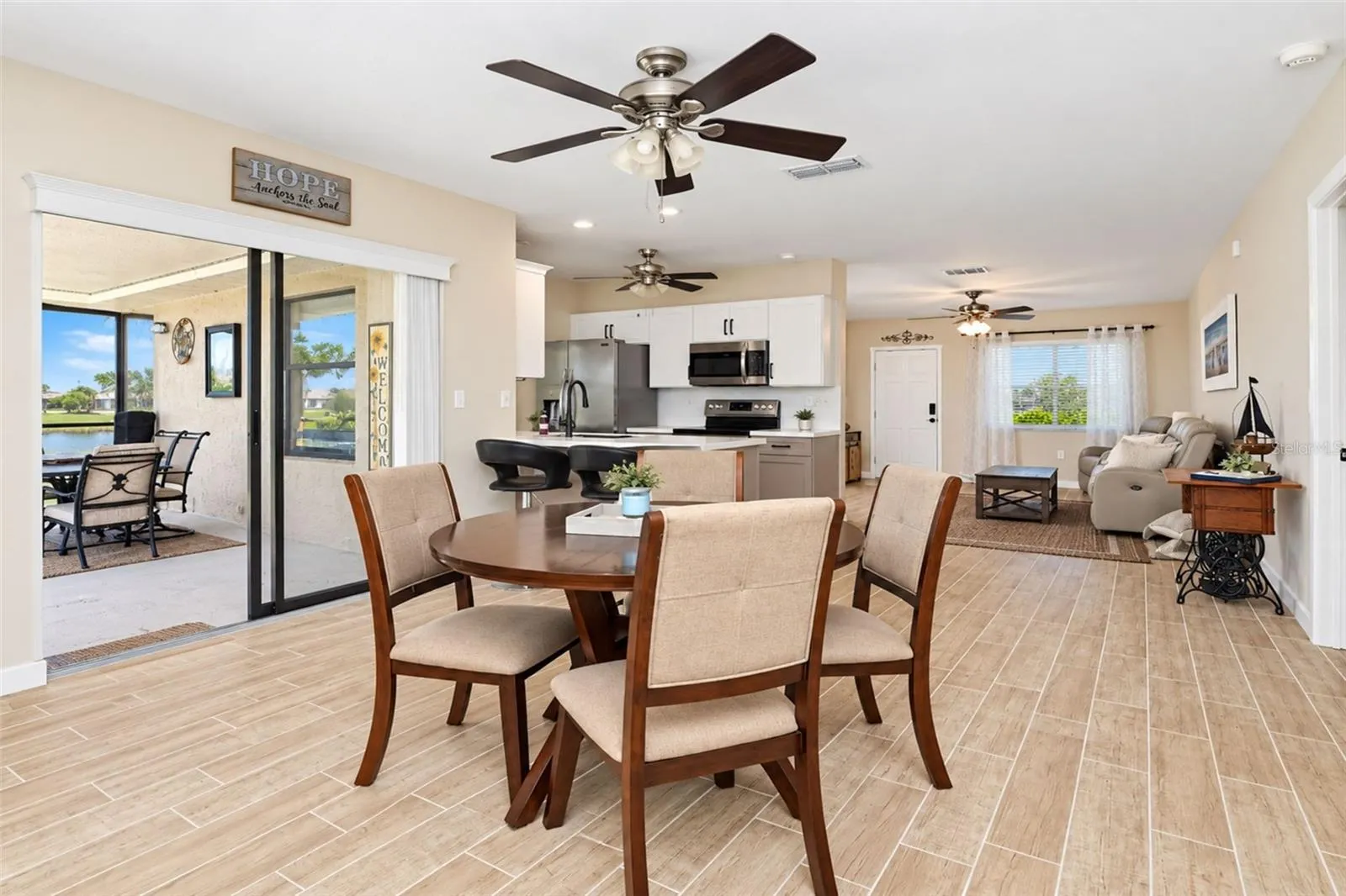 258 ANNAPOLIS LN