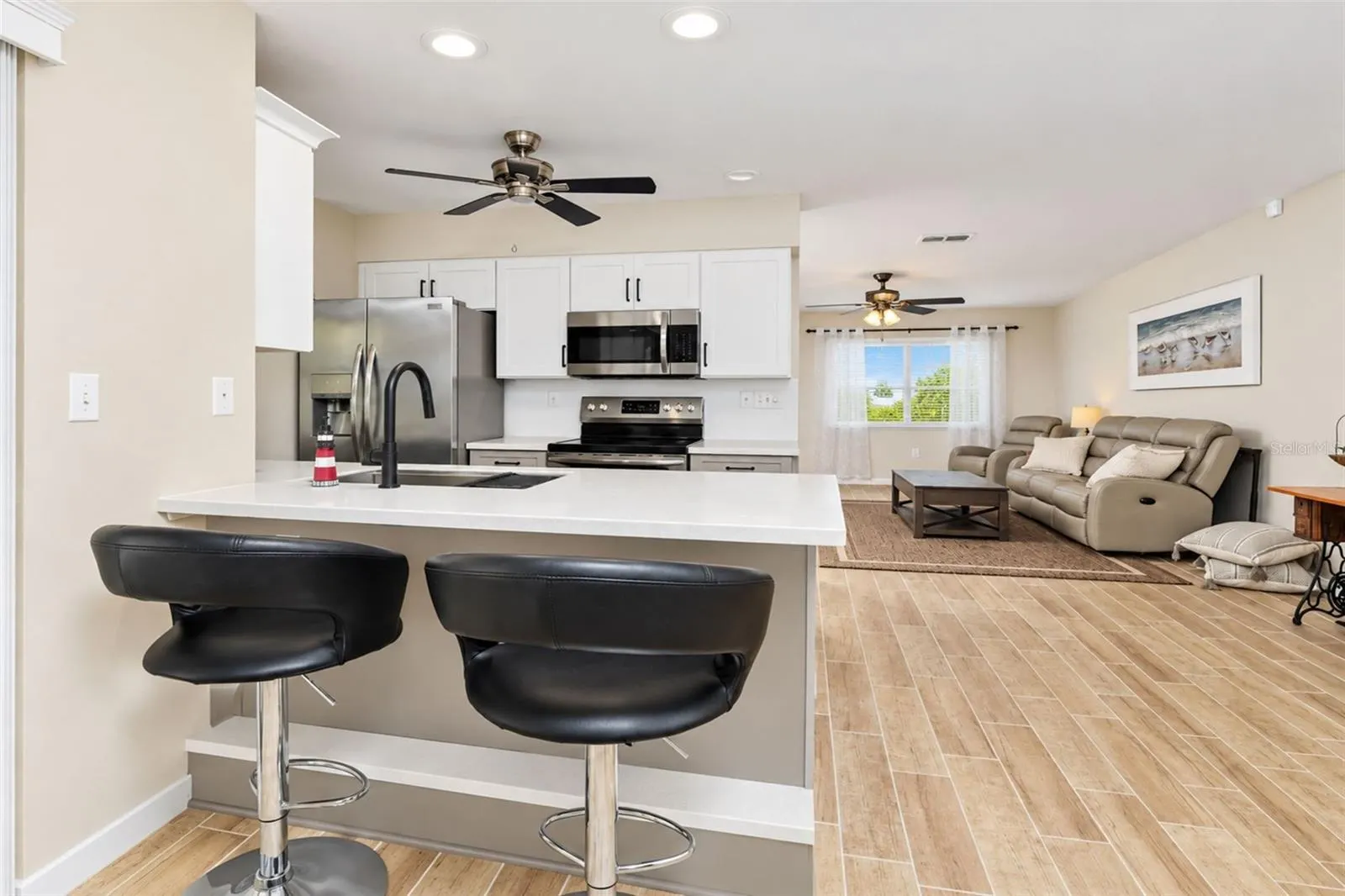 258 ANNAPOLIS LN