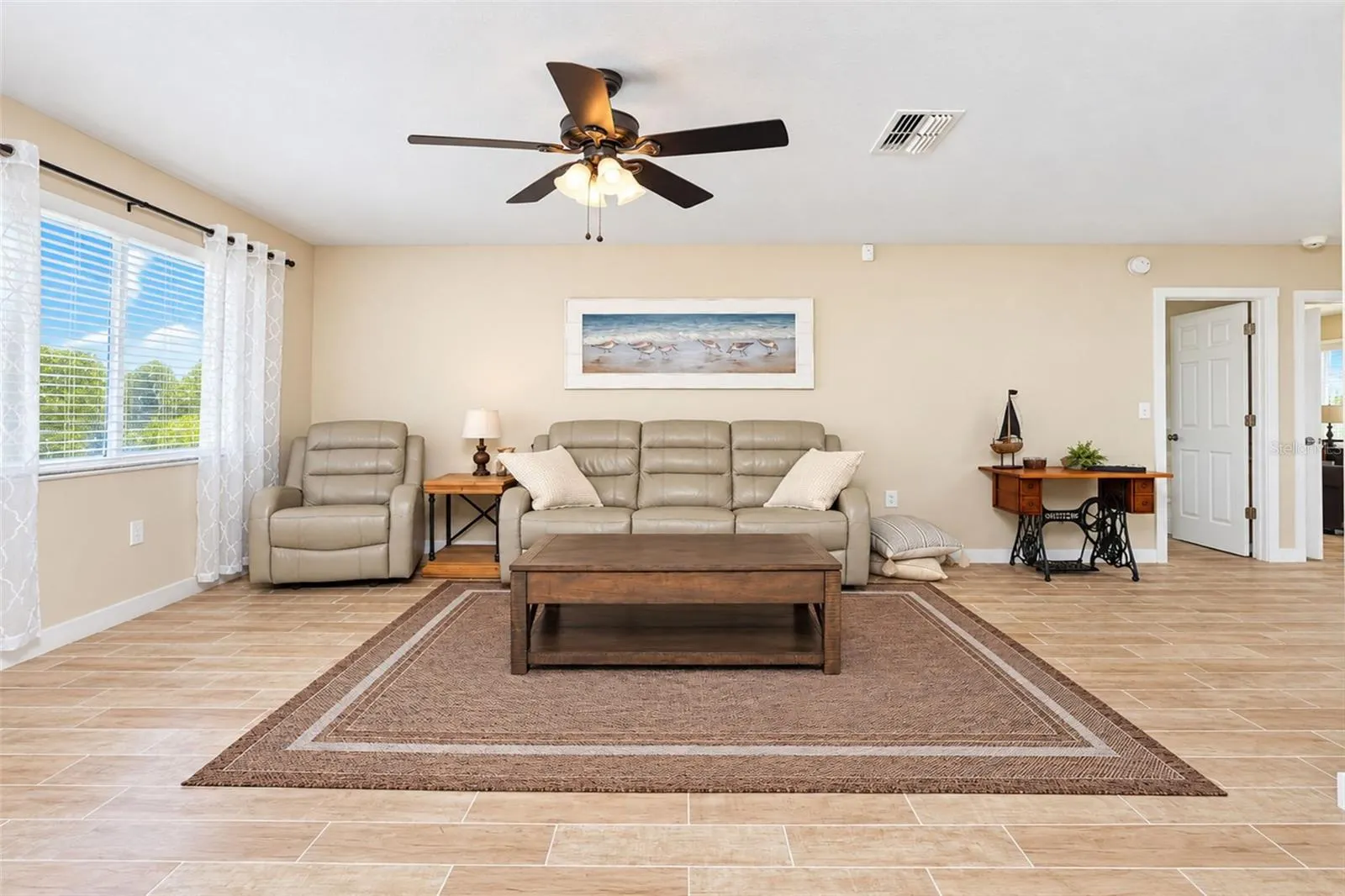 258 ANNAPOLIS LN