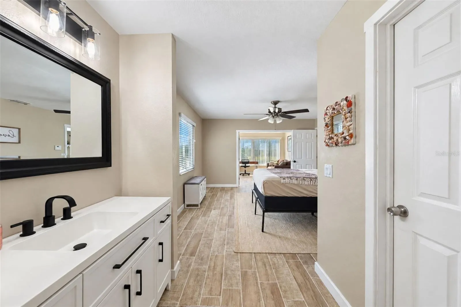 258 ANNAPOLIS LN