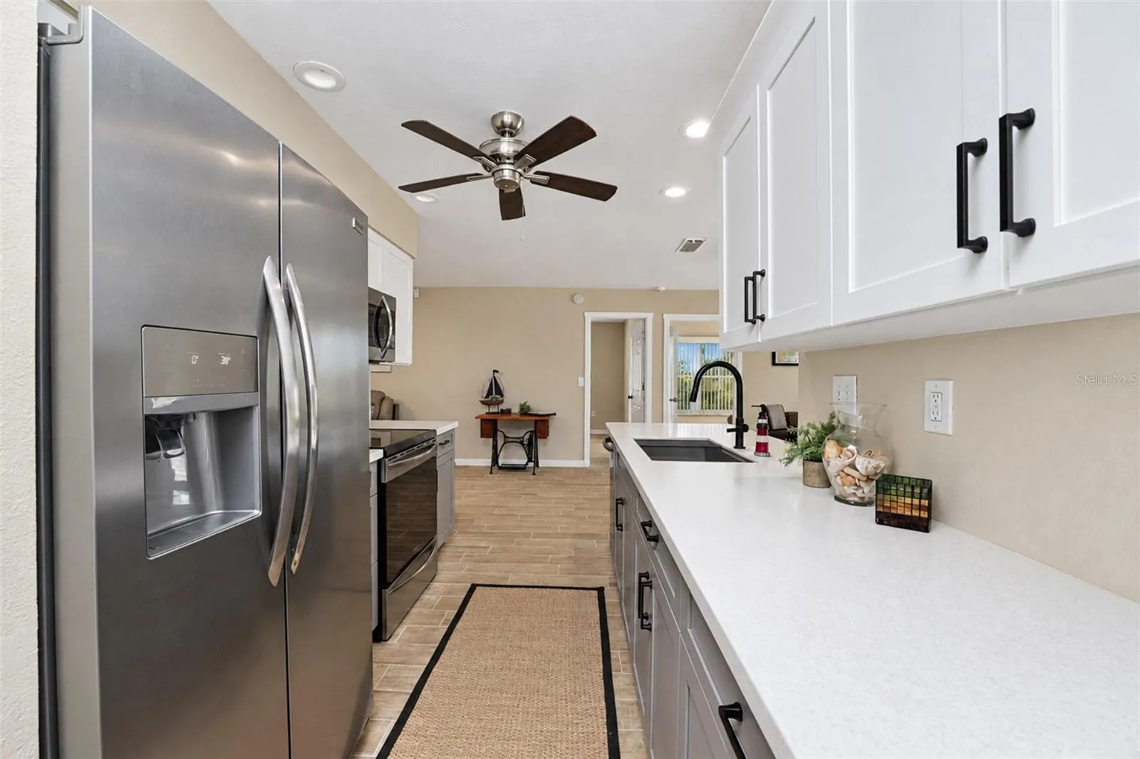 258 ANNAPOLIS LN